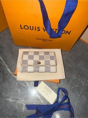 Sold! Authentic Louis Vuitton 6  Key Holder in Damier Azur 💙